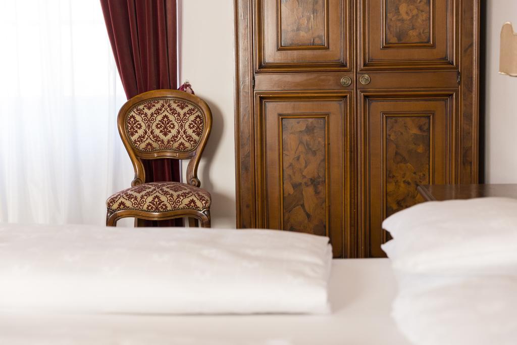 Hotel Castel Rundegg (Adults Only) Merano Exteriör bild