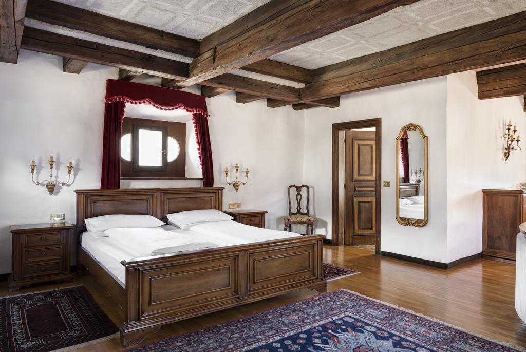 Hotel Castel Rundegg (Adults Only) Merano Exteriör bild